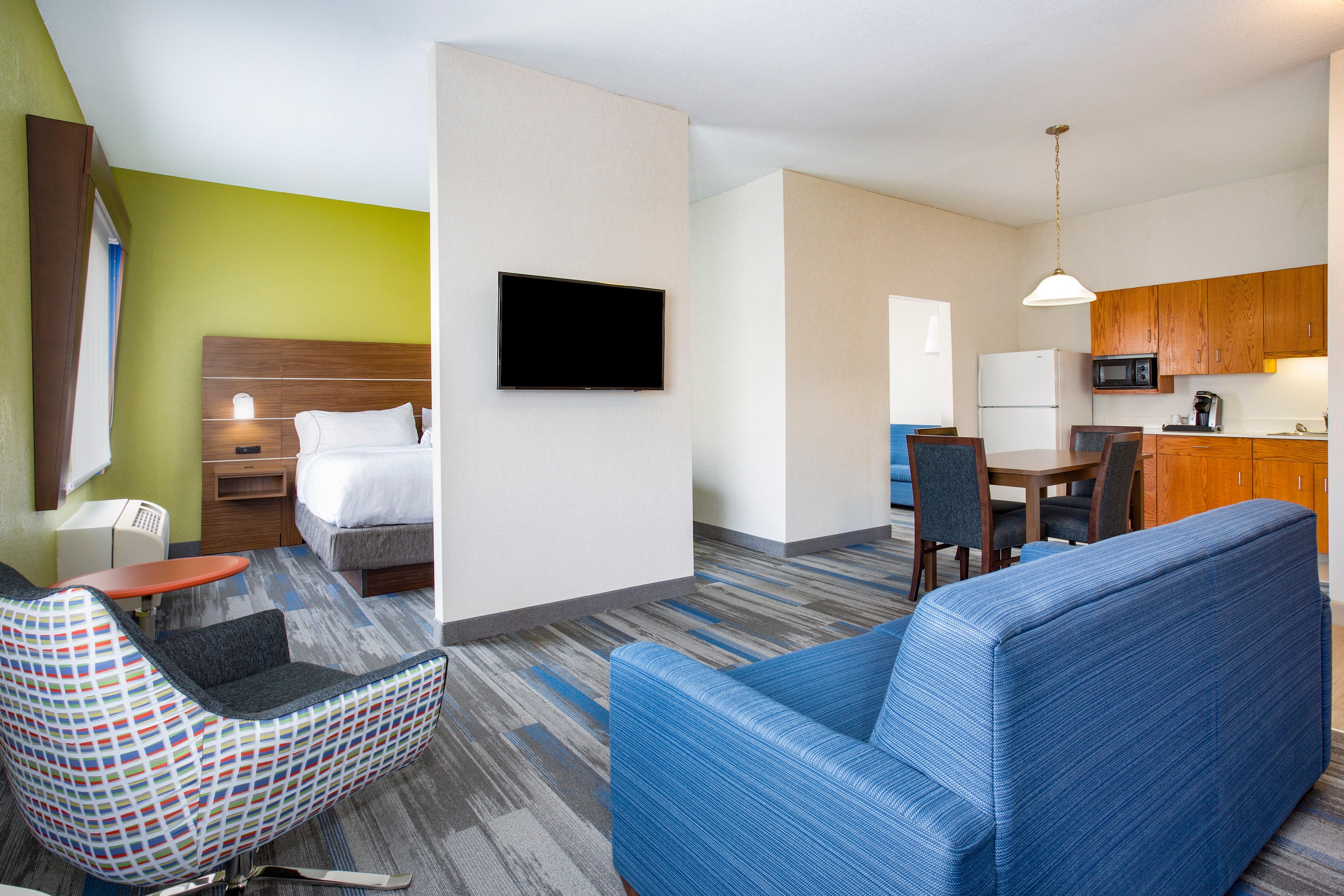 Holiday Inn Express Kansas City - At The Legends! By Ihg Bonner Springs Стая снимка