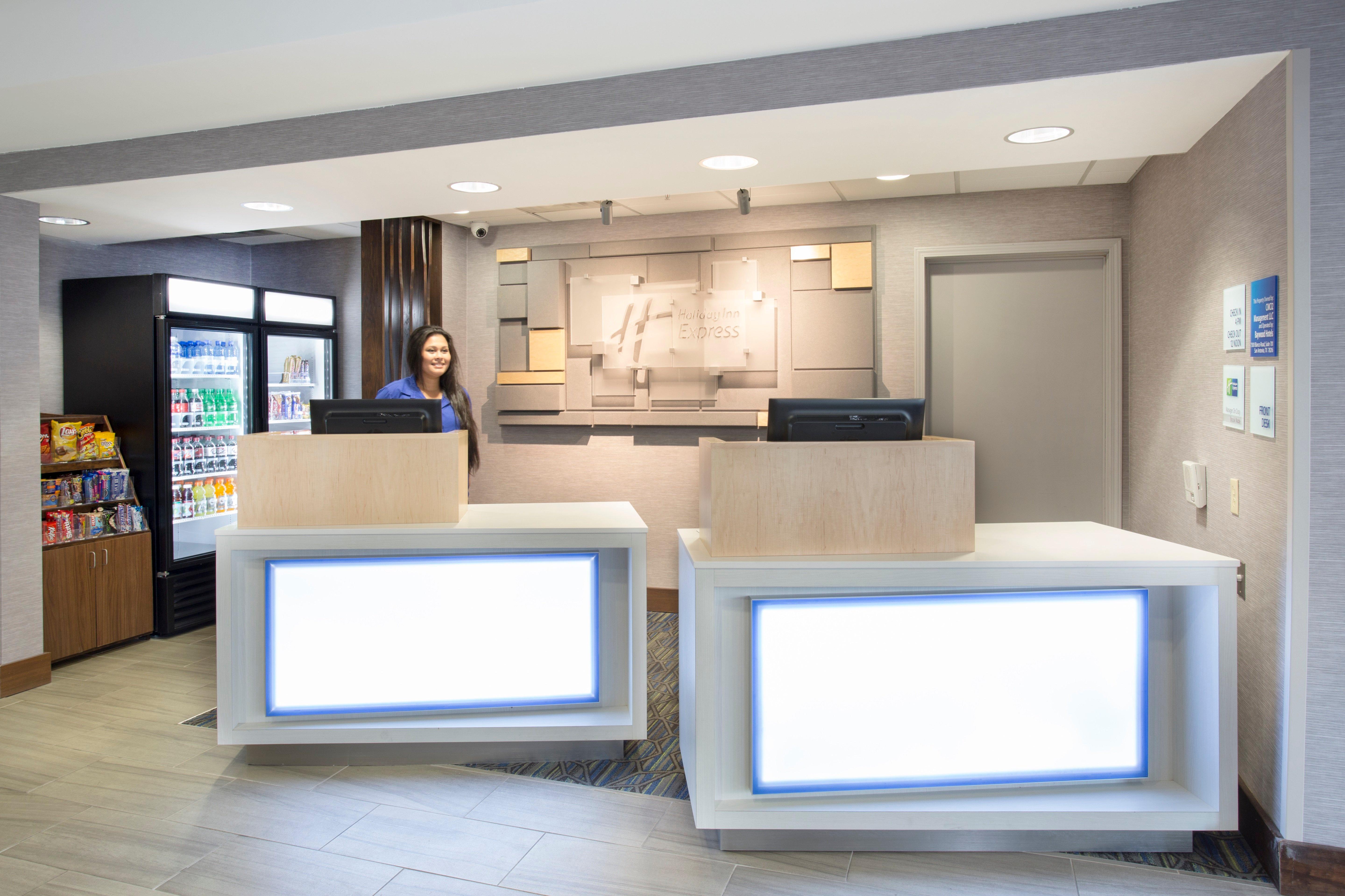 Holiday Inn Express Kansas City - At The Legends! By Ihg Bonner Springs Екстериор снимка